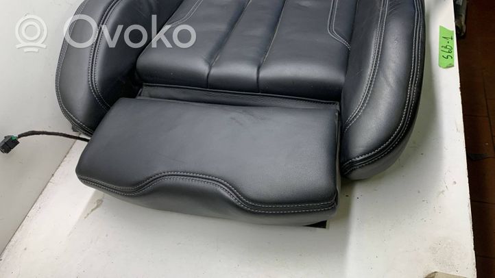 BMW M5 F90 Asiento delantero del conductor 8068247