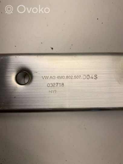 Audi Q7 4M Radiatoru paneļa turētājs (televizora) 4M0802507