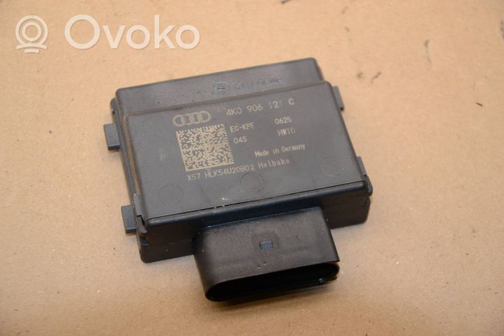 Audi A4 S4 B9 8W Polttoaineen ruiskutuspumpun ohjainlaite/moduuli 4K0906121C