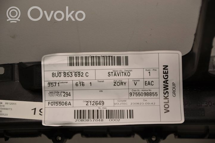 Audi Q3 8U Rejilla superior del radiador del parachoques delantero 8U0853692C