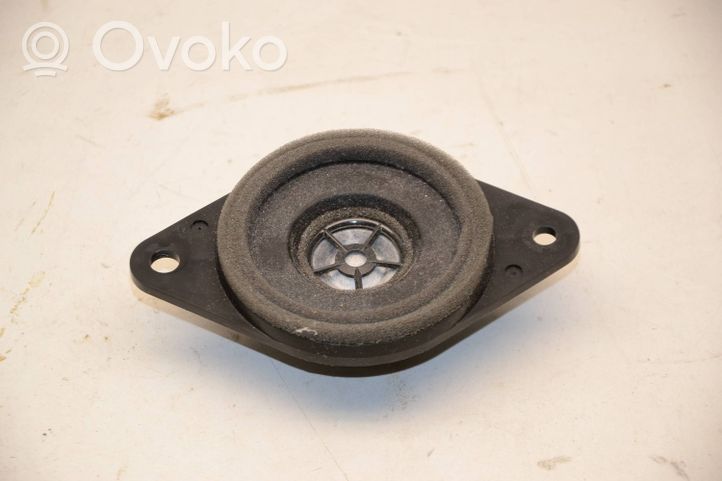 Toyota RAV 4 (XA40) Etuoven kaiutin 8615042010