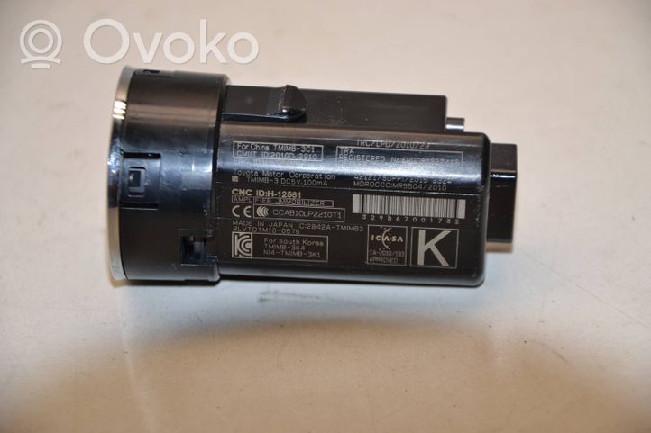 Toyota RAV 4 (XA40) Interruttore a pulsante start e stop motore 8961130142