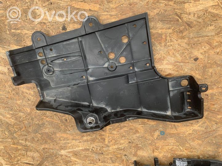 Toyota RAV 4 (XA40) Altra parte esteriore 7764142060