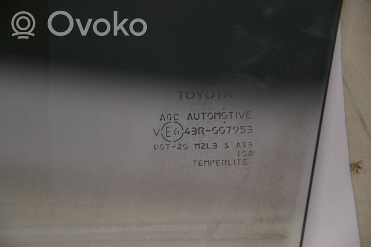 Toyota RAV 4 (XA40) Vitre de fenêtre porte arrière 6811342150