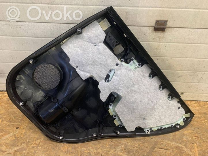 Toyota RAV 4 (XA40) Takaoven verhoilu 67614X1B12