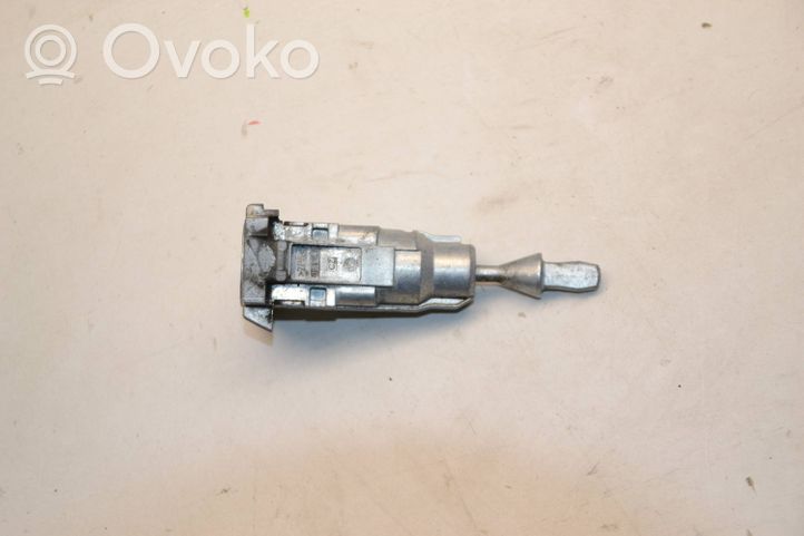 Volkswagen Golf VII Front door lock (next to the handle) 5G0837167