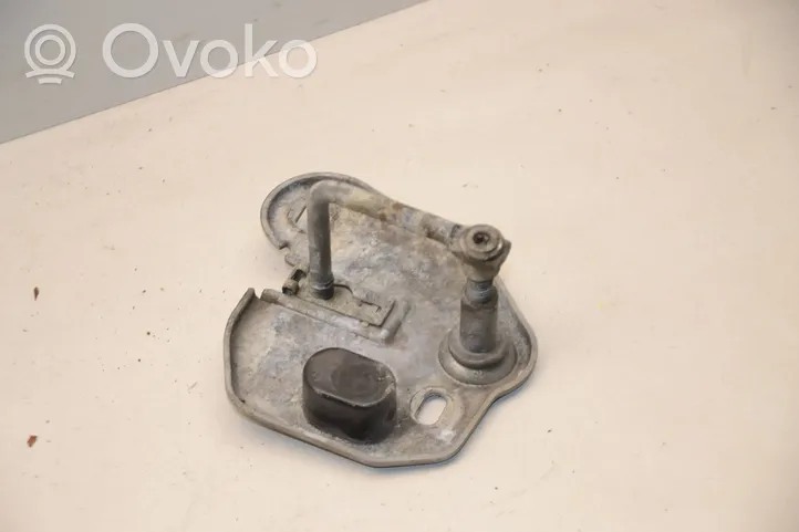 Skoda Kodiaq Anello/gancio chiusura/serratura del vano motore/cofano 565823186