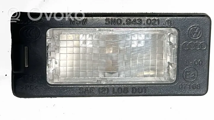 Skoda Octavia Mk3 (5E) Lampa oświetlenia tylnej tablicy rejestracyjnej 5N0943021