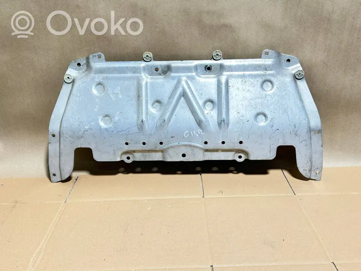 BMW 7 G11 G12 Variklio dugno apsauga 6868620