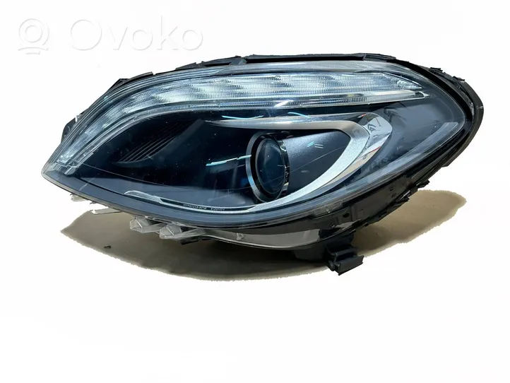 Mercedes-Benz B W246 W242 Lampa przednia A2468207161