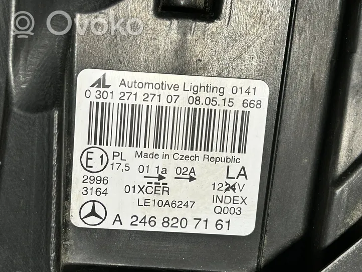 Mercedes-Benz B W246 W242 Lampa przednia A2468207161