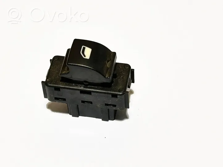 Citroen DS3 Electric window control switch 96657927XT