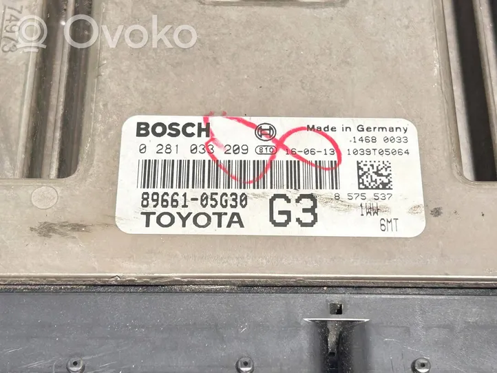 Toyota Avensis T270 Centralina/modulo del motore 8966105G30