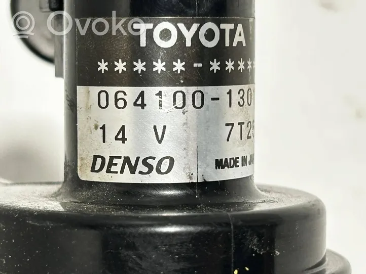 Toyota RAV 4 (XA40) Pompe à eau de liquide de refroidissement 0641001301