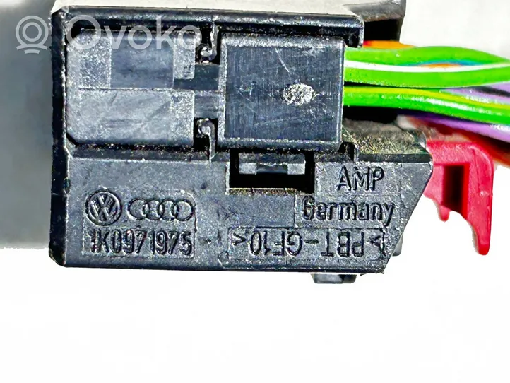 Volkswagen PASSAT B7 Other relay 1K0971975