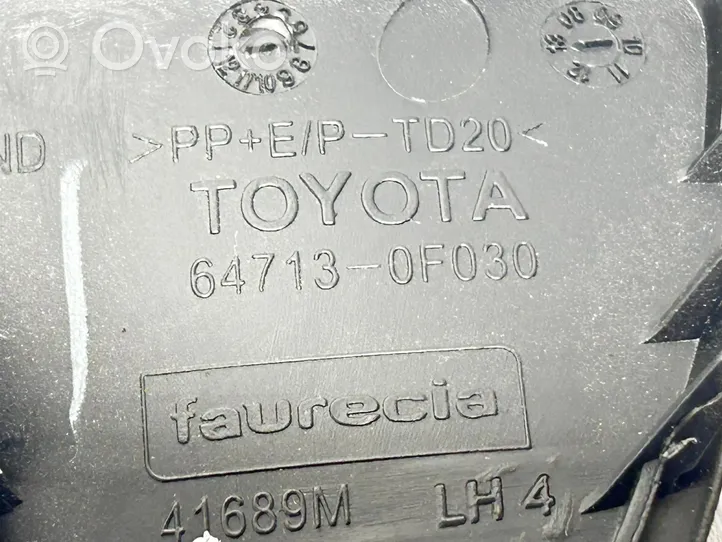 Toyota Verso Altra parte interiore 647130F030