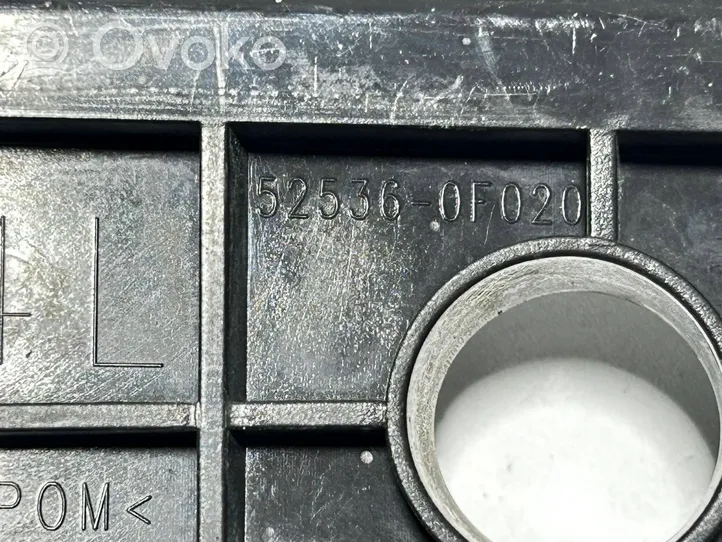 Toyota Verso Uchwyt / Mocowanie zderzaka przedniego 525360F020