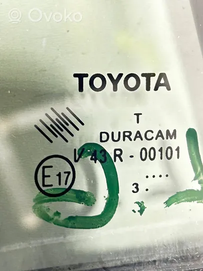 Toyota Verso Szyba karoseryjna drzwi tylnych 681890F010