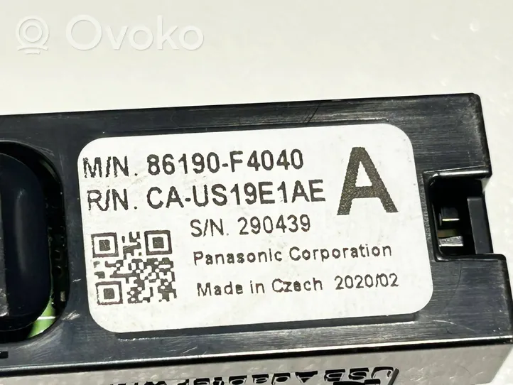 Toyota C-HR USB-pistokeliitin 86190F4040