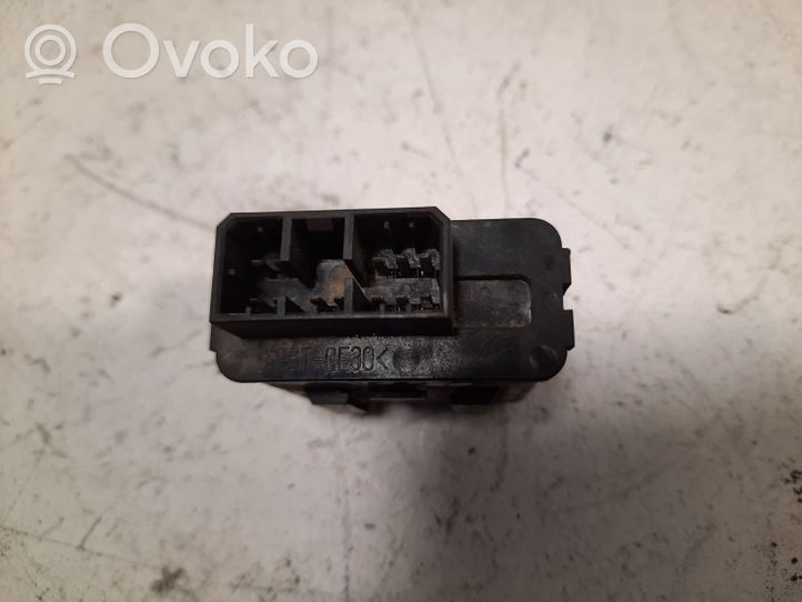 Mazda 323 F Imobilaizera vadības bloks 8821610342