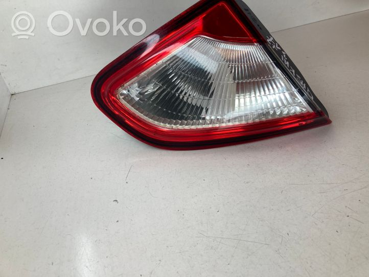 Nissan Qashqai+2 Galinis žibintas dangtyje 89503189