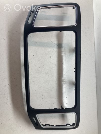 Volkswagen Sharan Radio/GPS head unit trim 