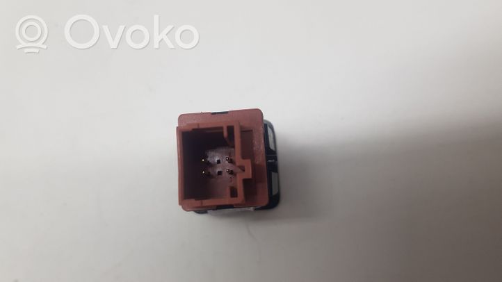 Citroen C4 II Polttoainesäiliön avauskytkin 96664235ZD