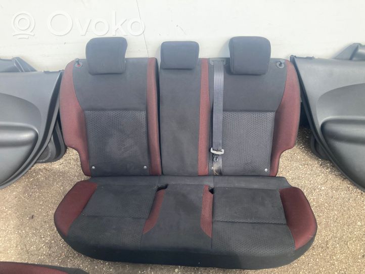 Nissan Juke I F15 Set interni 