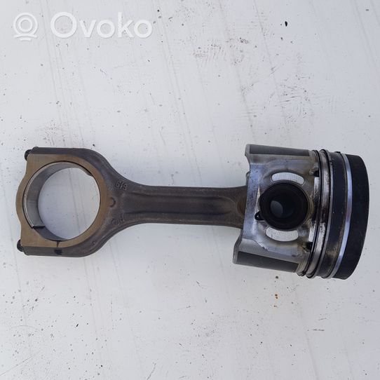 Peugeot 5008 Piston avec bielle 