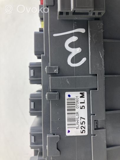 Honda CR-V Fuse module 38200SWA