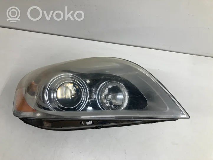 Volvo XC60 Lampa przednia 30763138