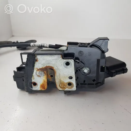 Renault Captur Zamek drzwi tylnych 825000141R