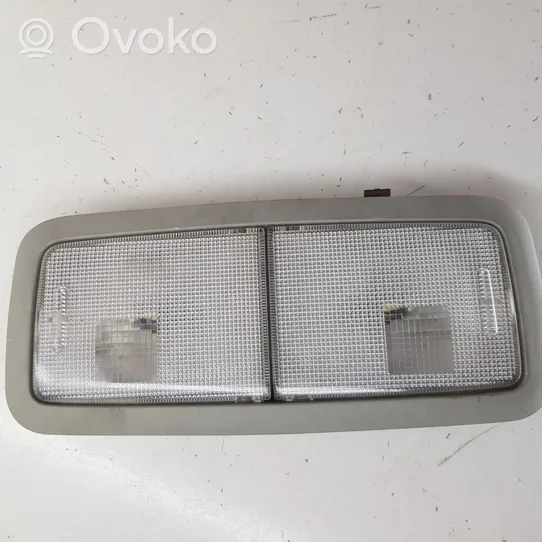 Toyota Avensis T270 Lampka podsufitki tylna 8125005030