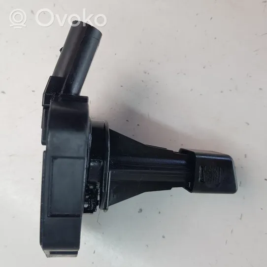 Volkswagen PASSAT B8 Sensor de presión del aceite 03C907660G