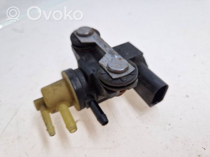 Volkswagen Tiguan Electrovanne Soupape de Sûreté / Dépression 1K0906627A