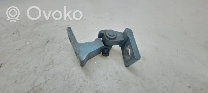 Volkswagen Sharan Rear door lower hinge 7N0831402