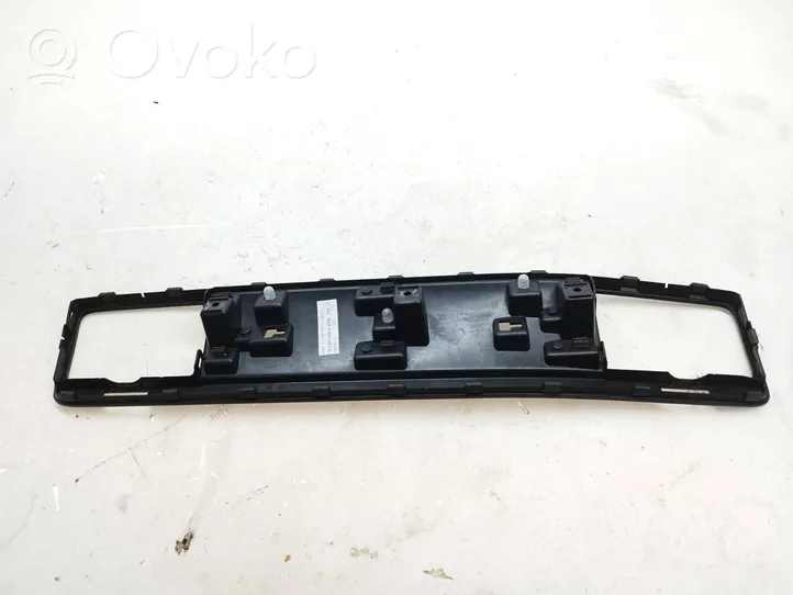 Volkswagen Touareg II Moldura del panel (Usadas) 7P1857190A