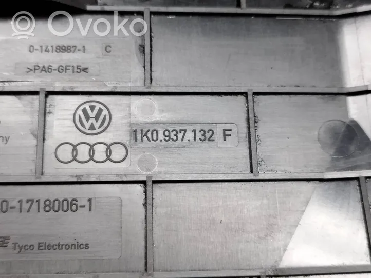 Volkswagen PASSAT CC Drošinātāju Kastes vāciņš 1K0937132F