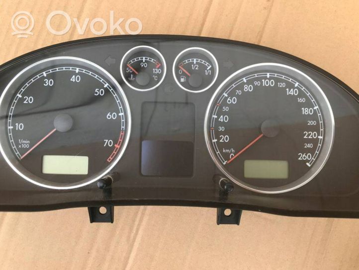 Volkswagen PASSAT B5.5 Tachimetro (quadro strumenti) 3B0920827X