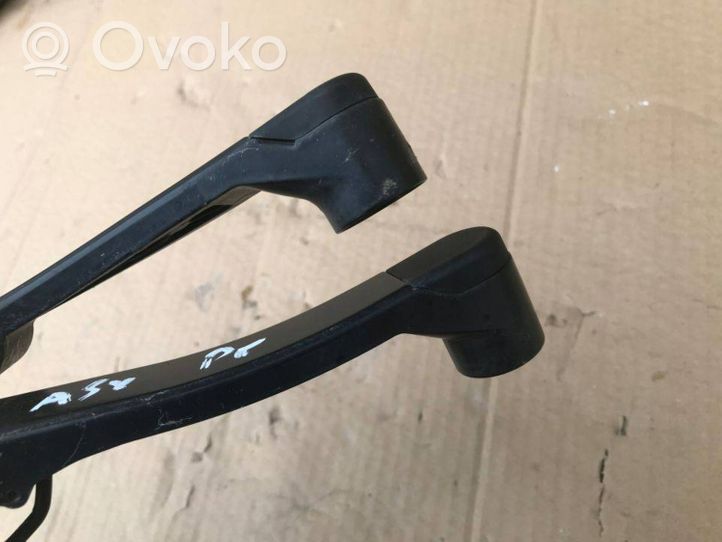 Mitsubishi ASX Front wiper blade arm 7349