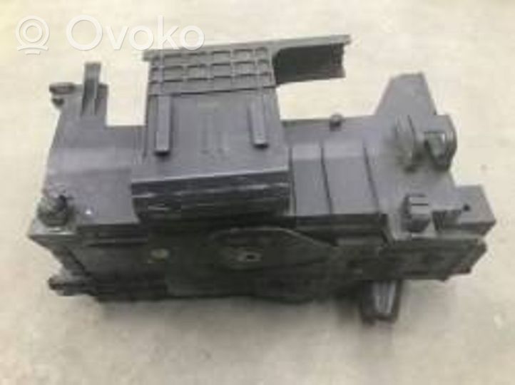 Opel Insignia A Battery tray 13330951