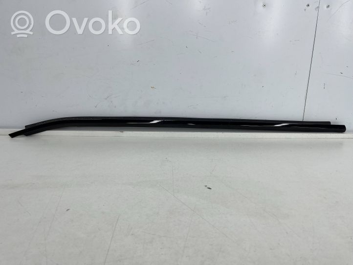 BMW X4 G02 Etuoven tuulilasin kisko 7410016