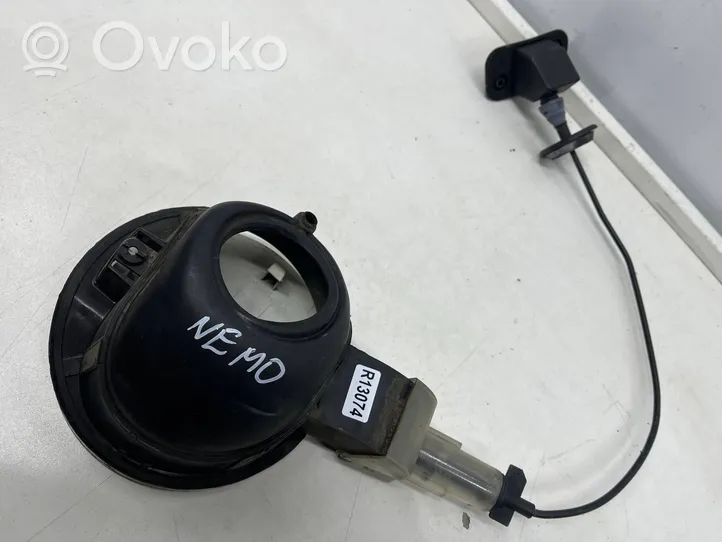 Fiat Qubo Bouchon, volet de trappe de réservoir à carburant 1353354080