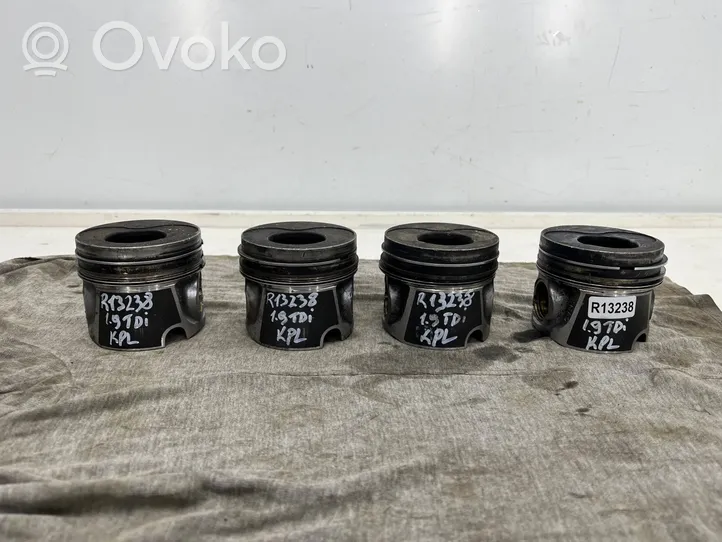 Skoda Octavia Mk1 (1U) Piston 79l69m091