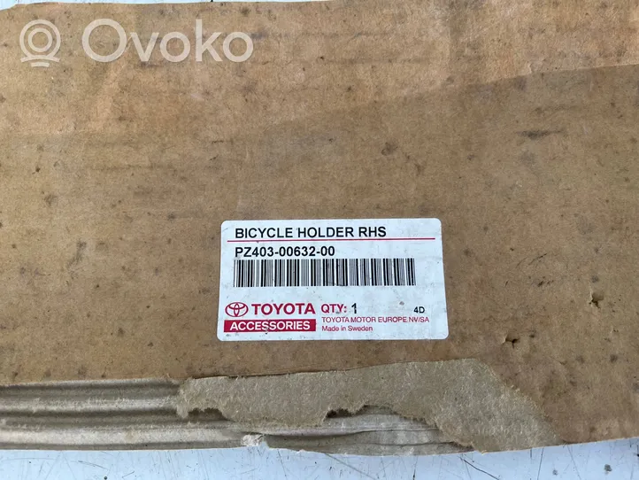Toyota Corolla E160 E170 Dviračių laikiklis pz403-00632-00