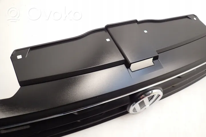 Volkswagen T-Roc Maskownica / Grill / Atrapa górna chłodnicy 2GA853651E