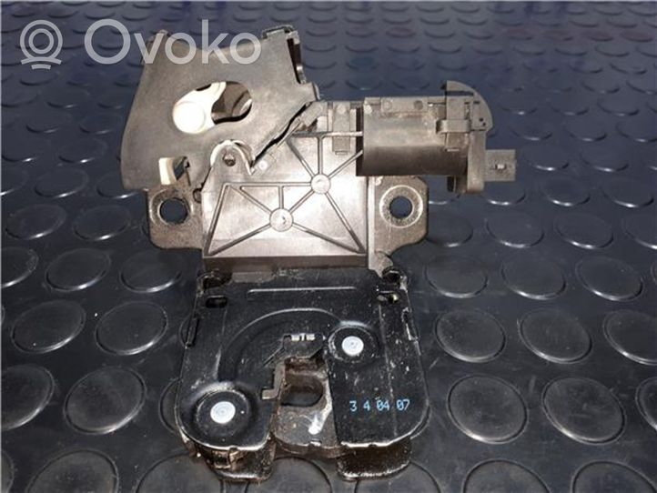 Audi A3 S3 A3 Sportback 8P Blocco chiusura del portellone 8P4827505C