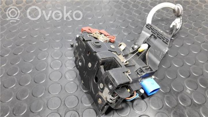 Volkswagen Touareg I Moteur de centralisation serrure de porte arrière 7L0839015