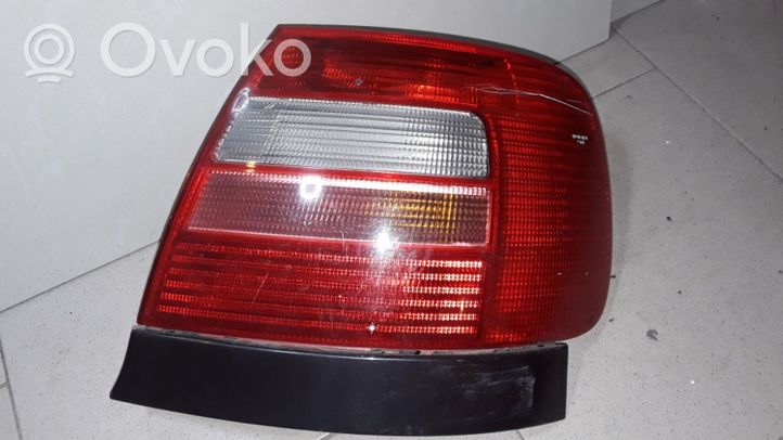 Audi A4 S4 B5 8D Galinis žibintas kėbule 8D0945096D