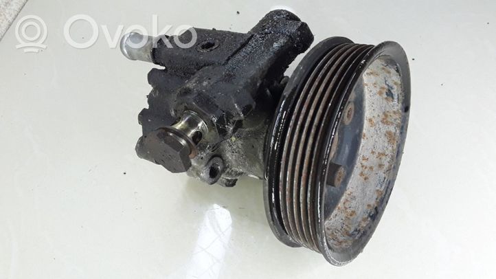 Volkswagen Golf III Power steering pump 91125